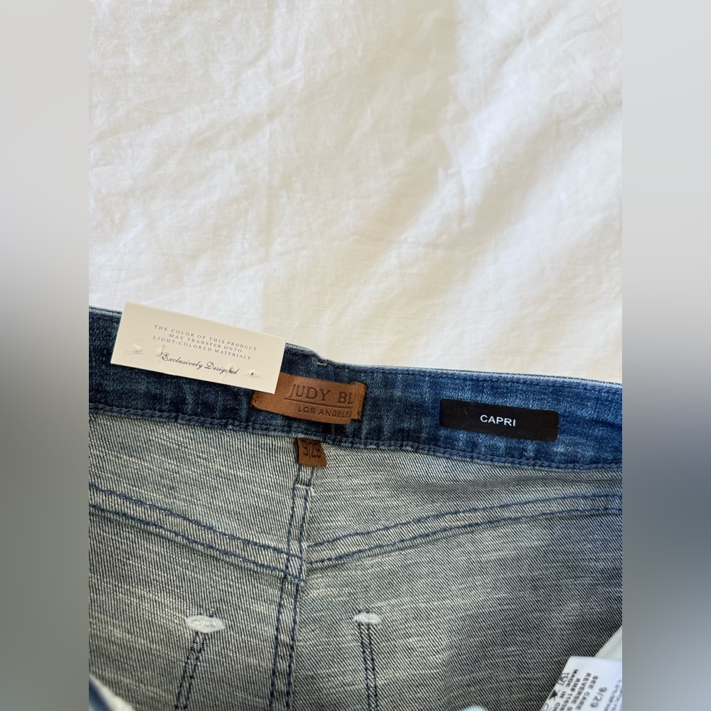 Judy Blue | SZ 9/ 29 | High Waist Tummy Control Capri Jeans High Rise Cuffed NWT - Picture 3 of 9